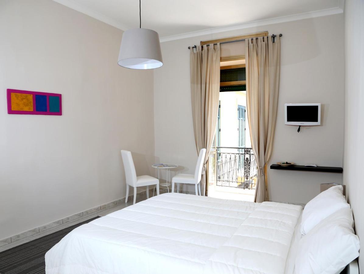 Appartamento City Center Napels Buitenkant foto