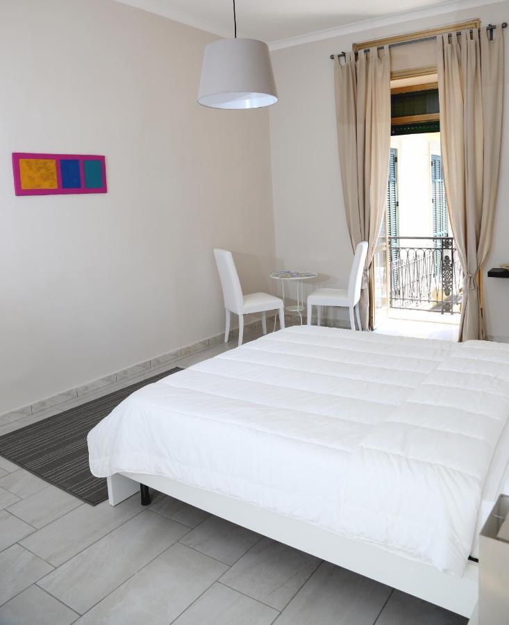 Appartamento City Center Napels Buitenkant foto