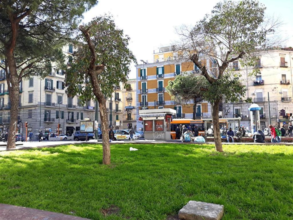 Appartamento City Center Napels Buitenkant foto